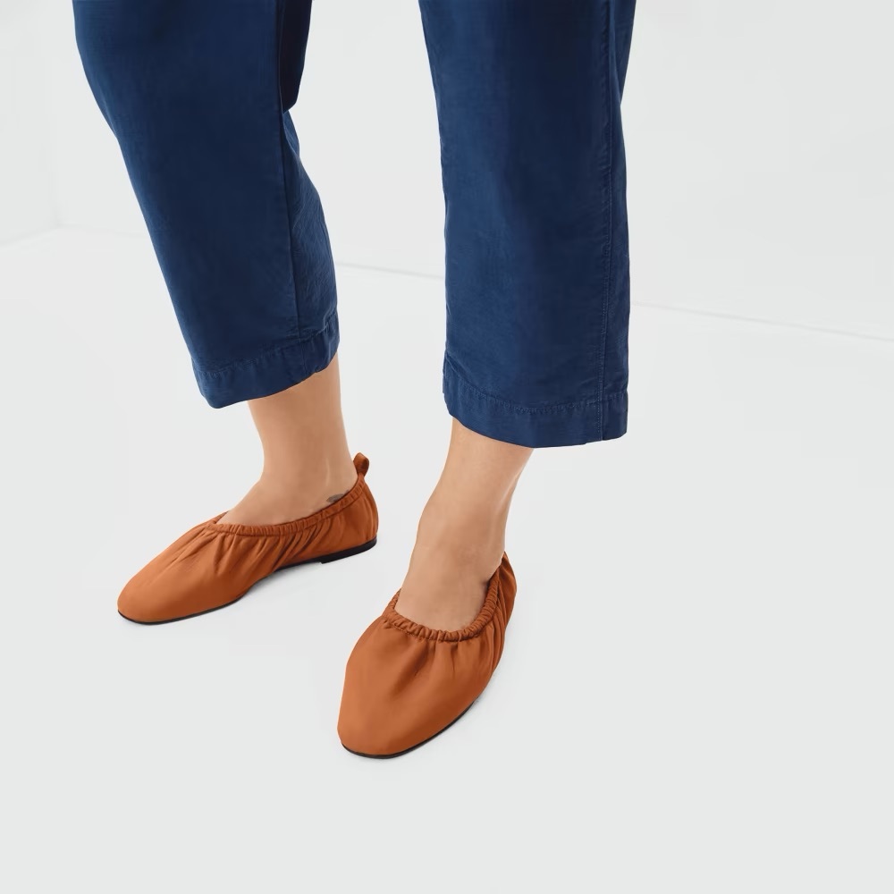 Everlane Scrunch Flat Size 10 NWOB